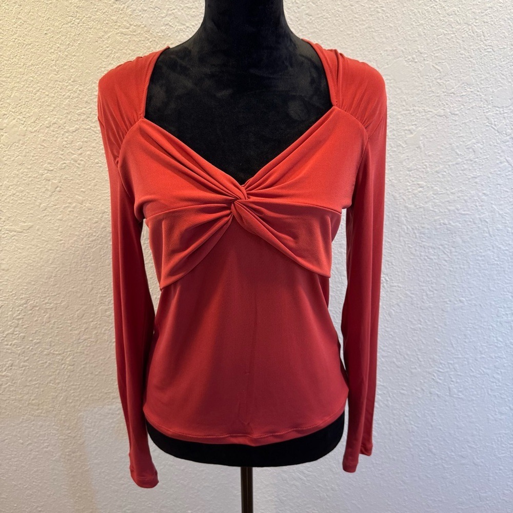 Bandolino Rust Red Twist Front Sweetheart Neck Long Sleeve Jersey Top Medium